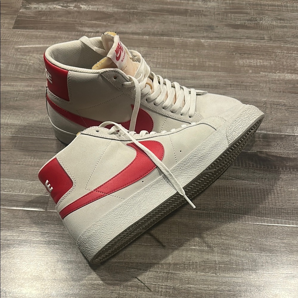 Nike High-Top Sneakers in White and Red